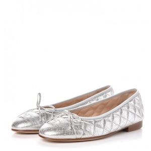 Chanel Metallic Aged Calfskin Quilted Cap Toe Ballerina Flats 36 Silver